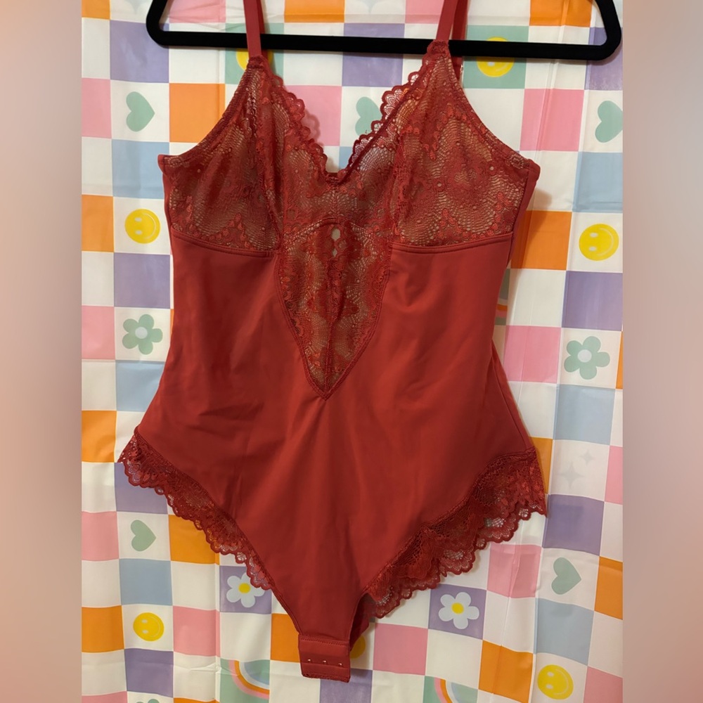 Lace Detail Bodysuit in Rust - Picture 2 of 10
